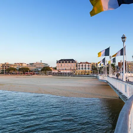 T Boutique 3* Arcachon